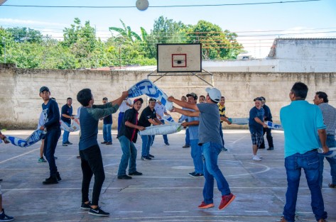 El día de hoy sábado 14 de junio en un evento lleno de energía, se llevó a cabo el festejo a los papás Teocelanos en la Unidad Deportiva Raúl Olmos Martínez, quienes en compañía de su familia, participaron en competencias como, Carrera atlética de 100 mts. planos, penalty con tiro al blanco, Cachibol en parejas y carrera de costales, en las categorías varonil y femenil. 
