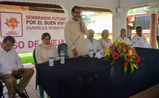 El dirigente nacional del Movimiento Nacional por la Esperanza (MNE), René Bejarano, recorrió varios municipios de la zona  centro del Estado de Veracruz, donde inauguró varias casas de gestión entre estos Paso de Ovejas, Puente Nacional y La Antigua.  