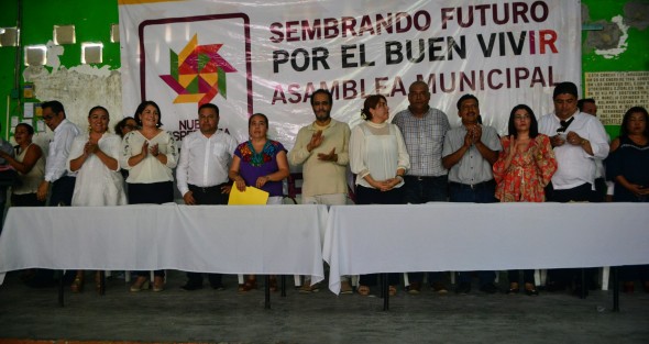 El profesor René Bejarano refrendó el compromiso del Movimiento Nacional por la Esperanza con el estado de Veracruz y con los municipios, ejemplo de ello es la inauguración de la casas de gestión. 