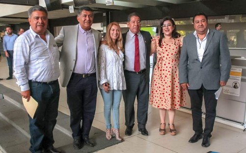El evento estuvo encabezado por  el Titular de la SEFIPLAN, José Luis Lima Franco, Los diputados locales de Xalapa II,  Ana Miriam Ferráez Centeno; de Xalapa I, Rosalinda Galindo Silva y de Coatepec, Raymundo Andrade Sánchez,  así como representantes del Banco Nacional de Obras y Servicios Públicos. 