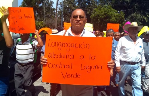 Habitantes de Emiliano Zapata, Cardel y Actopan, entre otros municipios exigieron el alto a los cobros excesivos por parte de la Comisión Federal de Electricidad, marcharon por varias calles de Xalapa hasta llegar al centro de la ciudad.