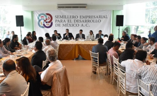 Empresarios encabezados por Carlos Abreu se reunieron con la jefa de la oficina de Gobierno del Estado, Waltraud Martínez;  el auditor general del ORFIS, Lorenzo Portilla; y el titular de SEDECOP, Enrique Jesús Nachón.  