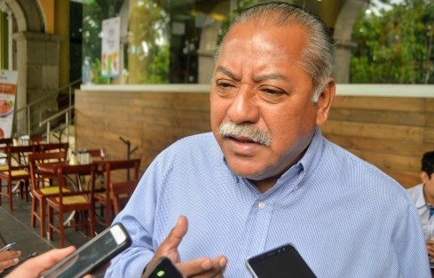 Integrantes de diferentes agrupaciones transportistas pidieron al gobernador Cuitláhuac García que cumpla su promesa de campaña  con respecto al reordenamiento vehicular, debido que en lo que va de esta administración subieron los costos de varios trámites.