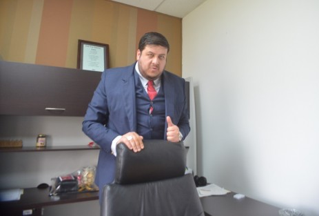  Al final, el diputado  Erick Aguilar salió y dio su posicionamiento en una pequeña rueda de prensa.