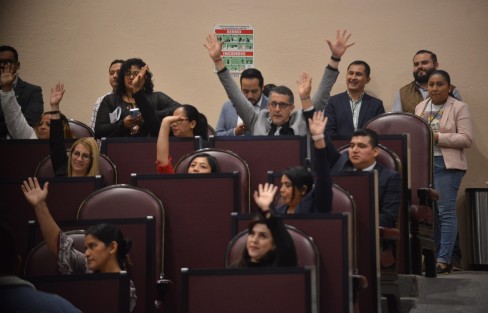 Pese a que la LXV legislatura aprobó, durante su décima sesión ordinaria, la reforma a los artículos 100 y 101 del Reglamento para el Gobierno Interior del Poder legislativo del Estado para agilizar las sesiones, varios diputados no pudieron aguantar a que se terminara de discutir la orden del día, por lo que la sesión fue suspendida por falta de quorum. 
