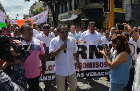 Dentro de sus demandas exigen el no cobro de otro tarjetón, además le recordaron al mandatario que les  prometió que no habría nuevos cobros.
