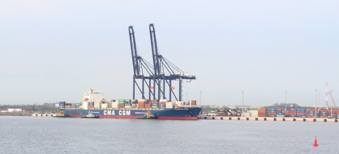 La Secretaría de Comunicaciones y Transportes (SCT) a través de la Coordinación General de Puertos y Marina Mercante (CGPyMM) puso en operación hoy la primera etapa de la obra gubernamental de ampliación y modernización del Puerto de Veracruz en la bahía norte, con el arribo del buque portacontenedores <em>White Shark</em> a la nueva Terminal de Contenedores de Hutchison Port ICAVE. APIVER
