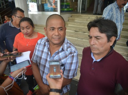 Integrantes de la Coalición Regional de Resistencia Civil de la Zona Sur Contra las Altas Tarifas Eléctricas, pidieron  al gobierno de Cuitláhuac García su intervención, para  exigir al gobierno Federal  la disminución en los cobros de energía eléctrica  tal y como ocurrió en el estado de Tabasco.