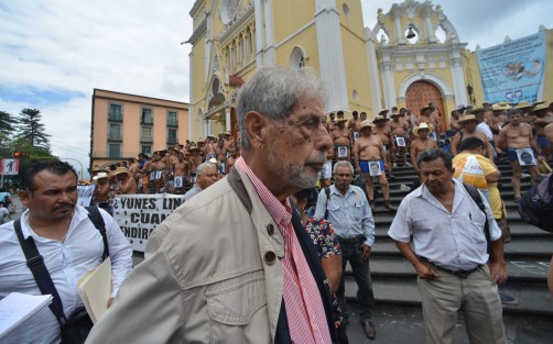 Encabezados por su líder, César del Angel, se dispusieron a manifestarse a su estilo, bailando en ropa interior a ambos lados de la avenida Enríquez. Del Ángel dijo que  luego de hablar con el Gobernador, presentarán una denuncia ante la Fiscalía General de la Nación.   