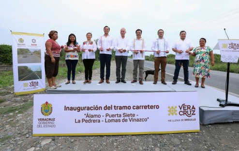 En gira de trabajo por la zona norte, el gobernador Cuitláhuac García Jiménez entregó dos importantes tramos carreteros en los municipios de Álamo y Chicontepec; además de un Centro de Salud en Benito Juárez. 