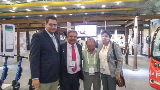 El alcalde de Teocelo asistió a las conferencias de la City Expo Latam Congress, el congreso más grande sobre temas de transformación urbana en América Latina, y recorrió los diferentes stands ahí expuestos, consultando las diferentes opciones de la industria para el manejo de los Residuos Sólidos Urbanos (RSU), sí como de iluminación LED.