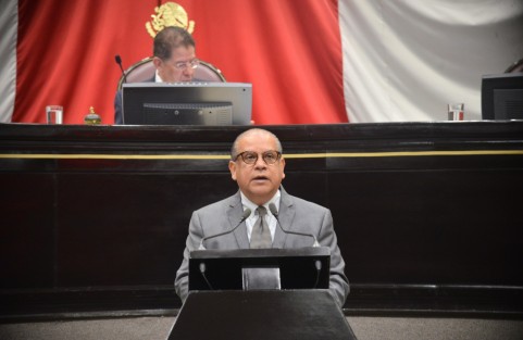 Con el objeto de actualizar y ajustar a la realidad los rangos de población que sirven para determinar el número de ediles en los ayuntamientos de la Entidad, el diputado Jorge Moreno Salinas, integrante del Grupo Legislativo de los Partidos Revolucionario Institucional y del Verde Ecologista de México (PRI-PVEM), presentó ante el Pleno la iniciativa que reformaría el artículo 21 de la Ley Orgánica del Municipio Libre.  