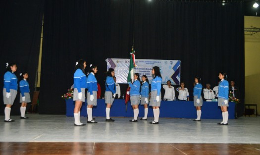 En el Auditorio de la Benemérita Escuela Normal Veracruzana se realizó la Ceremonia de Clausura   ciclo escolar 2018-2019  de la secundaria General N.2  Julio Zárate. 