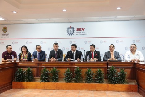 Con la finalidad de dar a conocer el estatus de las gestiones que se hayan iniciado a través del programa “Escuela Garantizada, Escritura Garante”, la Secretaría de Educación de Veracruz (SEV), a través de la Dirección Jurídica, presentó el Sistema de Control Jurídico de Bienes Inmuebles (SICOJUR). 