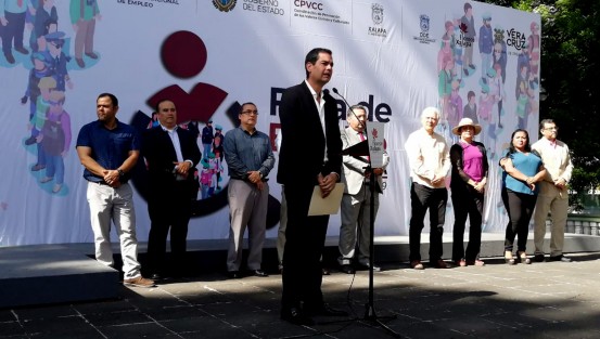 Autoridades municipales y empresarios inauguraron la Segunda Feria del Empleo Xalapa 2019 en el parque Juárez de la ciudad de Xalapa, además de que se firmó convenio entre el Ayuntamiento y el Centro de Capacitación para el Trabajo Industrial No. 151. 