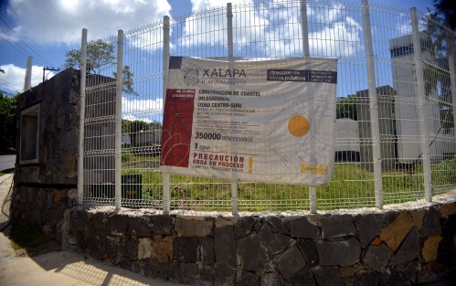 Aunque ya fue recibido por las autoridades municipales como una obra terminada, el Cuartel Delegacional Zona Centro Sur no ha podido ser ocupado por la policía municipal debido a que presenta varios inconvenientes en su estructura lo que impide que sea utilizado. 