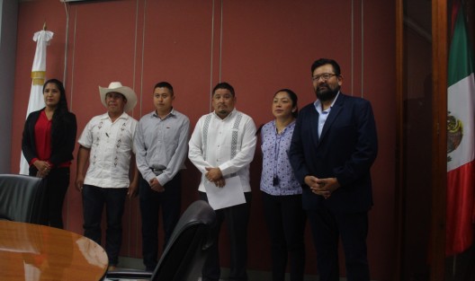 Legislatura del Estado tomó la protesta a los ciudadanos Crispín Hernández Sánchez, Socorro Alba Sandoval Cuevas y Xicotencatl Atlahua Temoxtle, como presidente, vocal primera y vocal segundo, respectivamente, del Concejo Municipal Provisional de Mixtla de Altamirano, Ver.  