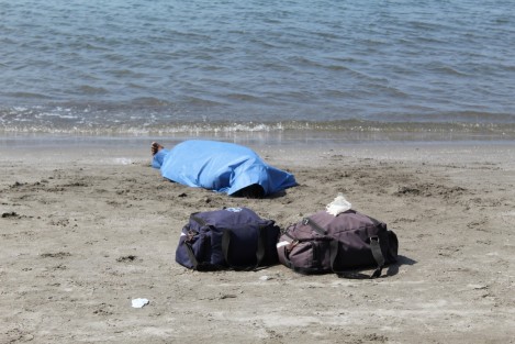 Un migrante guatemalteco, que pasaba la tarde en playa Regatas de Boca del Río, ingiriendo bebidas embriagantes, murió ahogado al ignorar las advertencias de los guardavidas.   
