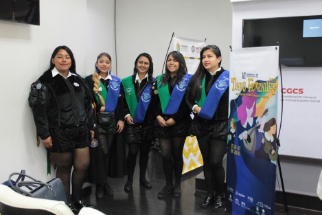En la sala de prensa del Gobierno del Estado fue presentado el VI Festival de Tunas Femeniles, el cual tendrá lugar en diversos espacios de esta capital veracruzana del 25 al 27 de julio y contará con la participación de más de un centenar de mujeres, mexicanas y sudamericanas que ejecutan este género musical. 