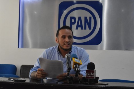 Sergio Hernández, coordinador del grupo legislativo de PAN, dio a conocer la exclusión de la bancada panista de los diputados Nora Lagunes y Enrique Cambranis, por votar a favor dictámenes presentados por MORENA. También informó que solicitará que sean expulsados de este partido.