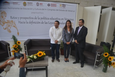 En las instalaciones del recinto legislativo se realizó la clausura del foro Retos y prospectiva de la política educativa en Veracruz Hacia la definición de las Leyes Secundarias.