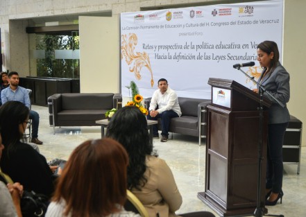 En las instalaciones del recinto legislativo se realizó la clausura del foro Retos y prospectiva de la política educativa en Veracruz Hacia la definición de las Leyes Secundarias.