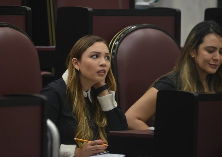 Actividad legislativa durante la Décimo tercera Sesión Ordinaria del Segundo Período de Sesiones Ordinarias, Primer Año de Ejercicio Constitucional.  