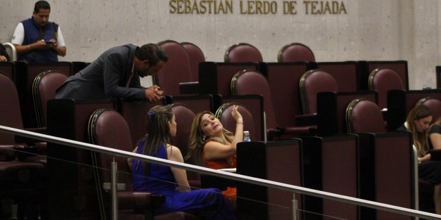 Actividad legislativa durante la Décimo tercera Sesión Ordinaria del Segundo Período de Sesiones Ordinarias, Primer Año de Ejercicio Constitucional. 