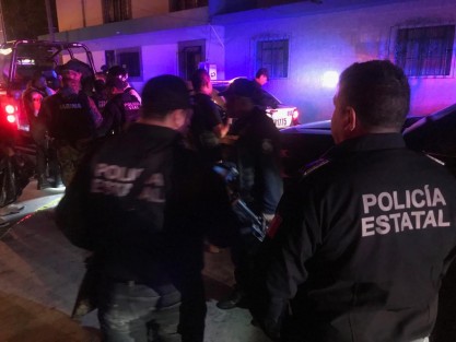 Por tal motivo, el titular de la SSP, Hugo Gutiérrez Maldonado, y efectivos de la Policía Estatal, montaron un operativo de búsqueda que concluyó con la captura de Neftalí “N”, Óscar Daniel “N” y Gerardo “N”,  por el presunto delito de portación de armas de fuego, además del aseguramiento de un vehículo marca Volkswagen, tipo Jetta, color blanco.