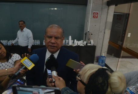 En el foro destacó la presencia del secretario de la mesa directiva Jorge Moreno Salinas y el presidente la JUCOPO, Javier Gómez Cazarín. 