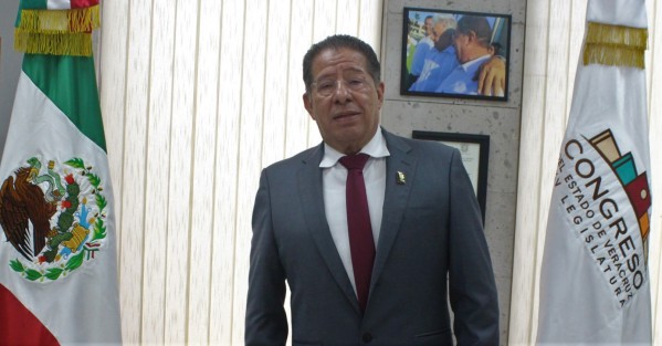 El presidente de a Mesa Directiva del Congreso del Estado, Manuel Pozos, dijo que la reestructuración de la deuda es para el beneficio de la economía de Veracruz y que será analizada en la sesión del martes, que es la que cierra el segundo periodo de sesiones.