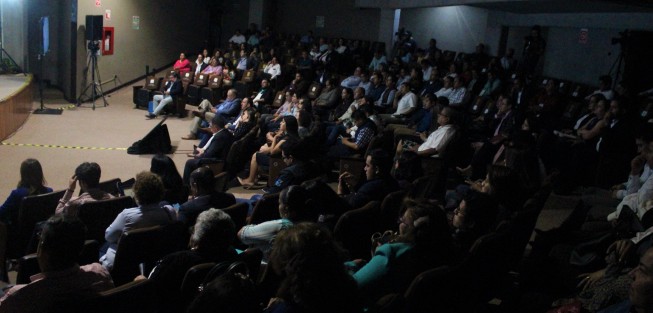 Se realizó el foro Ciudades más seguras organizado por el diputado Sergio Hernández y con la participación de José Trinidad Garza Mendoza, coordinador de la Dirección de Análisis e Información de la Secretaría de Seguridad del municipio de San Nicolás de los Garza, en Nuevo León entre otros ponentes.