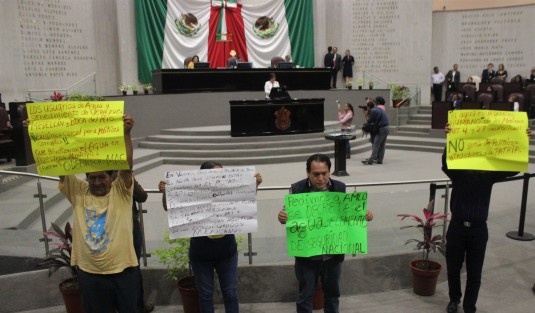 Durante la sesión del Congreso este jueves, habitantes de la conurbación Veracruz -Boca del Río se manifestaron inconformes por el manejo que ha tenido la empresa MAS en el servicio de suministro de agua. 