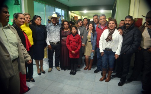 Teocelo estuvo presente en la inauguración de la Fiesta Patronal en Ayahualulco Ver. en honor a Santiago Apóstol con la presencia del Alcalde Mario Antonio Chama Díaz y la Síndica Municipal Zayra del Carmen Martínez Andrade, gracias a la invitación del Presidente Municipal de Ayahualulco, Filiberto Morales Rosas y su cuerpo edilicio.  