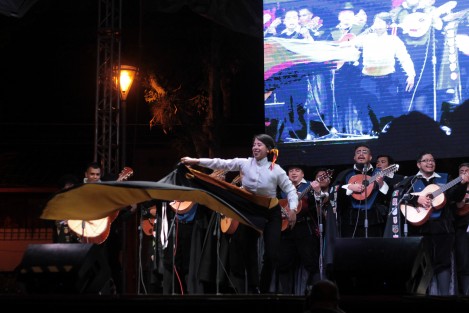 Luego de su exitosa participación en el concurso de rondas y baile de capa, pandereta y bandera, las tunas invitadas al VI Festival de Tunas Femeniles, Xalapa 2019, se presentarán este sábado en el Teatro del Estado, a partir de las 19:00 horas, para el concierto de clausura.  Entrada libre. 
