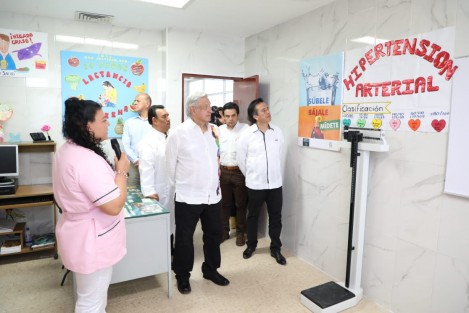 Por su parte, el Presidente de la República refirió que tan solo en Jáltipan, donde 3 mil 239 adultos mayores reciben 2 mil 550 pesos mensuales, se ha generado una derrama económica de aproximadamente 5 mdp al mes, derivado del programa de Pensión a Adultos Mayores; con ello, serán 50 millones de pesos por año.
