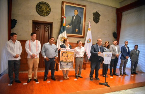 Eric Cisneros, secretario de Gobierno, en compañía de alcaldes de varios municipios dio a conocer la celebración en Orizaba por el 160 aniversario de la creación del Registro Civil el próximo 2 y 3 de agosto en aquella ciudad.  
