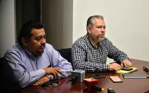 El subdirector de comercio, Guilebaldo Flores Lomán, y Francisco Javier González Villagomez, regidor XI, dijeron que los centros nocturnos que se han cerrado ha sido porque no cumplen los horarios y que vecinos de los lugares se quejan de eso.  