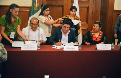 El jefe de la Oficina del Gobernador (OFIGOB), Esteban Ramírez Zepeta, explicó que el objetivo es capacitar, instalar talleres de sensibilización y formar enlaces regionales de alfabetización y servicios educativos, así como supervisores del proyecto en zonas indígenas en 16 municipios con alto porcentaje de pobreza en el estado.