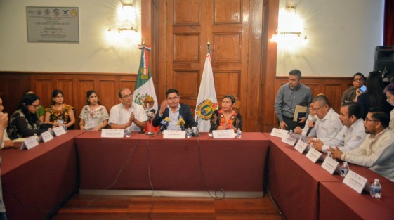 El jefe de la Oficina del Gobernador (OFIGOB), Esteban Ramírez Zepeta, explicó que el objetivo es capacitar, instalar talleres de sensibilización y formar enlaces regionales de alfabetización y servicios educativos, así como supervisores del proyecto en zonas indígenas en 16 municipios con alto porcentaje de pobreza en el estado.