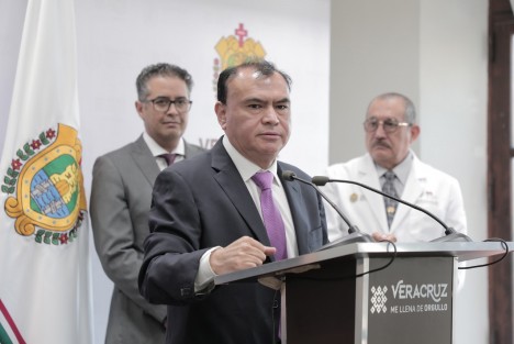 Por su parte, Salvador Beristáin Hernández, director de Salud Pública de SESVER, expresó que el evento traerá efectos benéficos porque atenderá a un grupo importante de mujeres, tanto en detección como en procesos de tratamientos, con el conocimiento de que la tasa de mortalidad por cáncer en Veracruz es de 18 mujeres por cada 100 mil. 