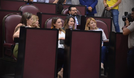 Aspectos de la Décimaquinta Sesión Ordinaria Segundo Período de Sesiones Ordinarias Primer Año de Ejercicio Constitucional de la LXV Legislatura de Vearcruz. 
