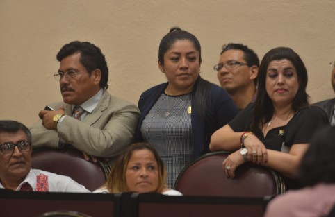 Después de dos horas de discusiones a favor y en contra, con 34 votos a favor, 12 en contra y 2 abstenciones se aprobó la restructuración de la deuda en Veracruz en el H. Congreso del Estado de Veracruz.  