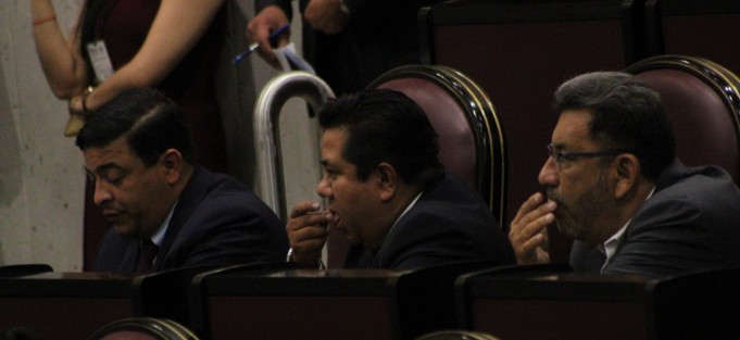 Aspectos de la Decimaquinta Sesión Ordinaria Segundo Período de Sesiones Ordinarias Primer Año de Ejercicio Constitucional de la LXV Legislatura de Vearcruz.