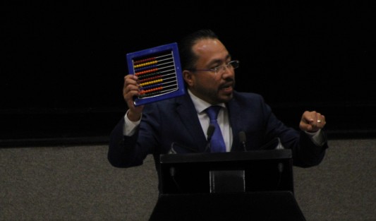 Aspectos de la Décimaquinta Sesión Ordinaria Segundo Período de Sesiones Ordinarias Primer Año de Ejercicio Constitucional de la LXV Legislatura de Vearcruz.