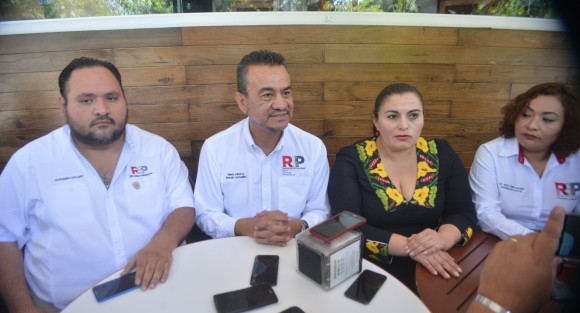 El Coordinador Estatal de RSP (Redes Sociales Progresistas), Mario Rincón,  estuvo en la Capital del Estado acompañado de integrantes. Donde se afilió después de 34 años de trabajar en el PRI, Sandra Soto, dijo convencida de que es tiempo de renovar.  