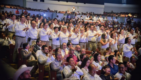 El acto solemne  fue encabezado por  el Gobernador, Ing. Cuitláhuac García Jiménez, acompañado del Secretario de Gobierno Ing. Erick Cisneros Burgos, el Alcalde de Orizaba,  Igor Roji López, entre otros alcaldes del Estado y  Diputados locales entre otros funcionarios. 