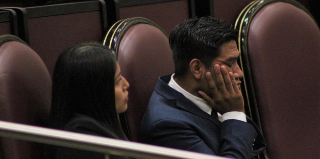Integrantes del Parlamento Juvenil rápidamente asumieron la postura de los diputados locales. Ha de ser culpa de las curules seguramente. 