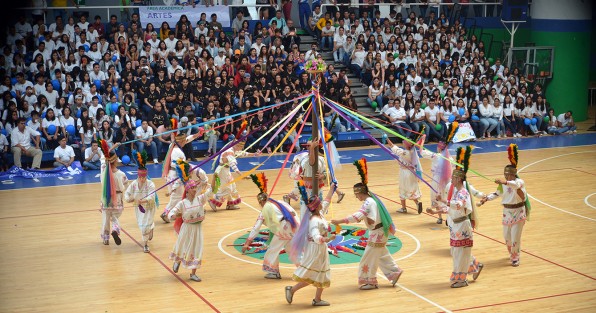 La ceremonia de bienvenida, además de los discursos de autoridades y estudiantes, fue amenizada por la Xalli Big Band; además, se presentaron los medallistas de la Universiada Nacional 2019; hubo una demostración deportiva por el equipo de gimnasia aeróbica que causó algarabía entre los jóvenes; participaron alumnos de la Facultad de Danza con un cuadro afromestizo y cerró con el Ballet Folklórico, que presentó un cuadro de danzas indígenas de México, a propósito del Día Internacional de los Pueblos Indígenas y fue acompañado de diversos ensambles del grupo Tlen Huicani.  
