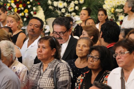 Familiares, personajes eclesiásticos y públicos así como fieles católicos  participaron en la misa exequial del Cardenal Sergio Obeso Rivera.